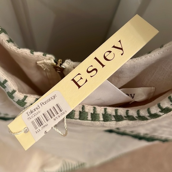 Esley Dress NWT - Picture 4 of 4